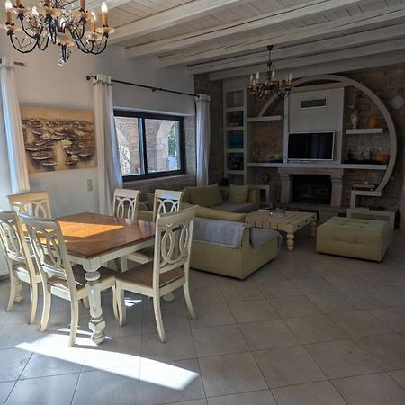 Magnificent, Authentic Private Villa Kardhamili Esterno foto