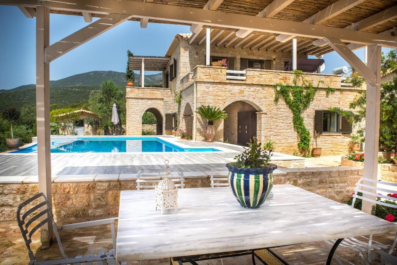 Magnificent, Authentic Private Villa Kardhamili Esterno foto