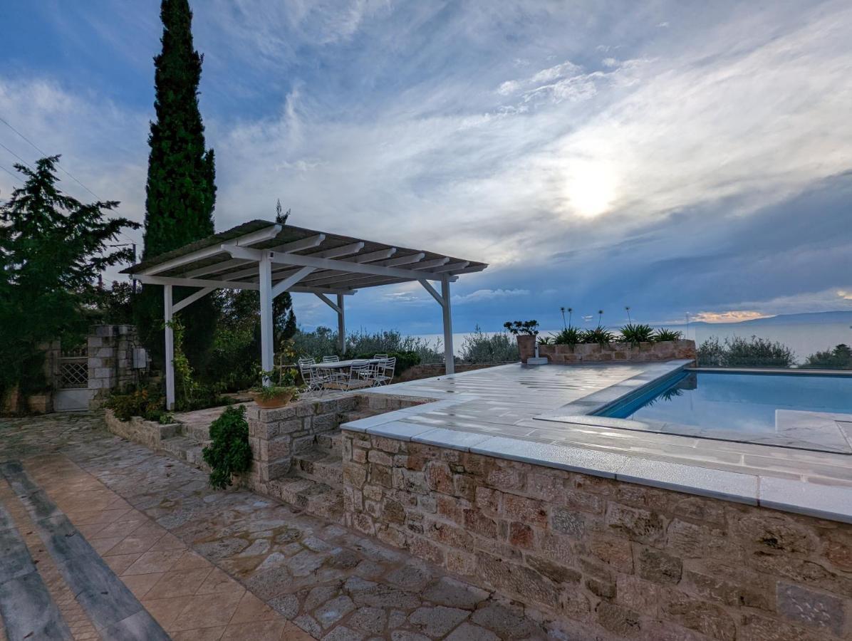 Magnificent, Authentic Private Villa Kardhamili Esterno foto