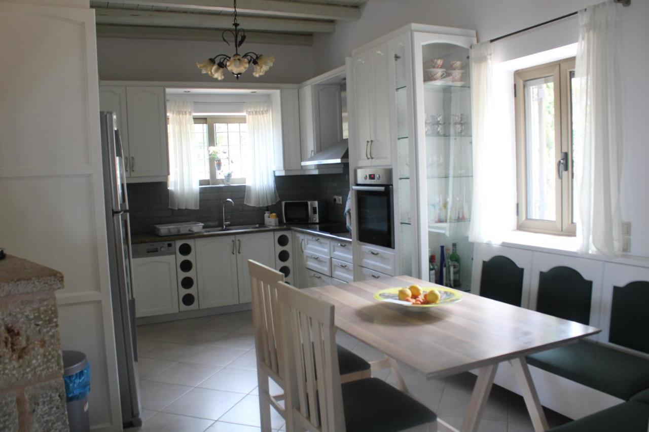 Magnificent, Authentic Private Villa Kardhamili Esterno foto