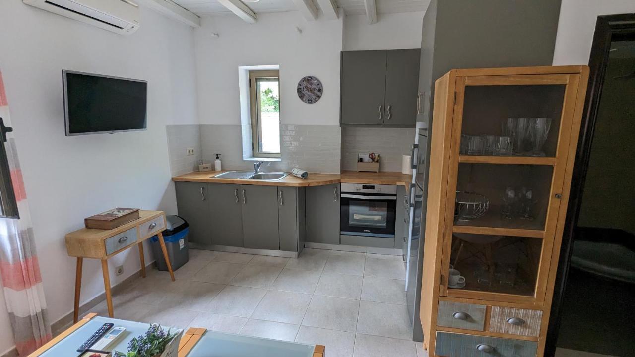 Magnificent, Authentic Private Villa Kardhamili Esterno foto