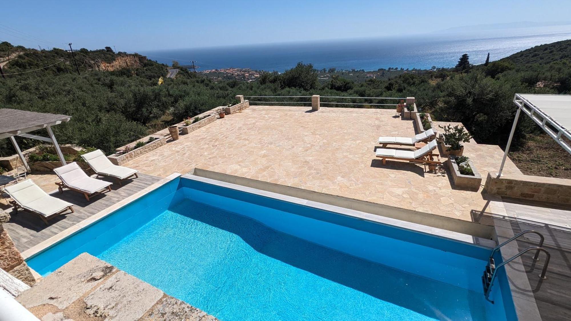 Magnificent, Authentic Private Villa Kardhamili Esterno foto