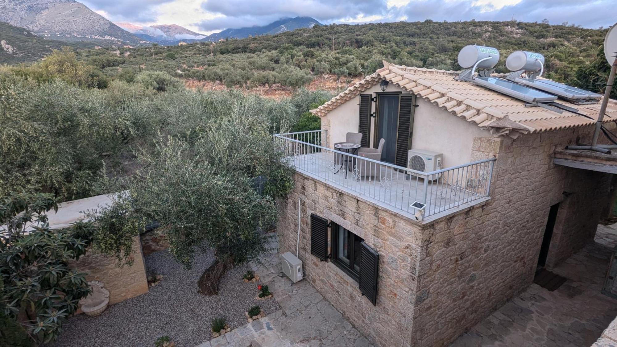 Magnificent, Authentic Private Villa Kardhamili Esterno foto